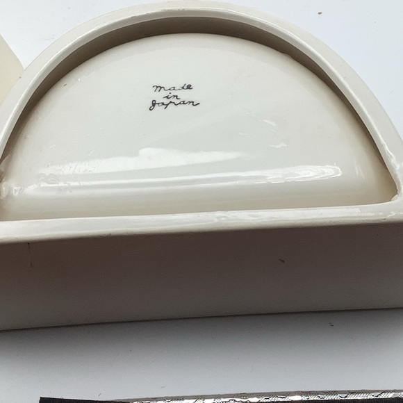 Vintage Japan Rooster and Chick Split Dish in a Basket - Picture 6 of 7